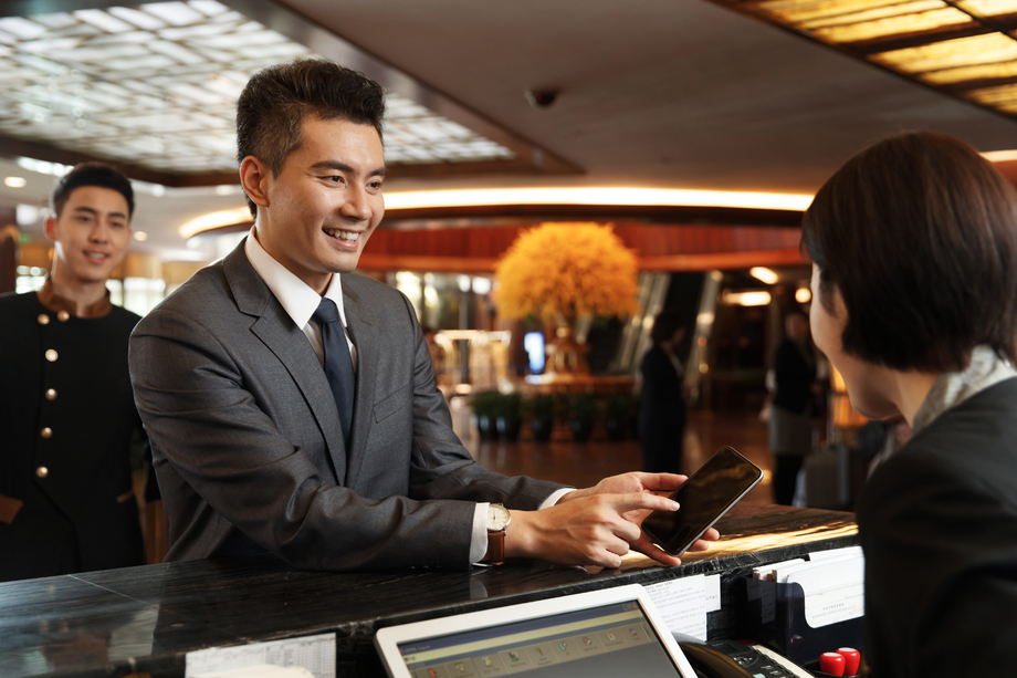 商务服务助力高效入住 商务男士酒店登记全攻略